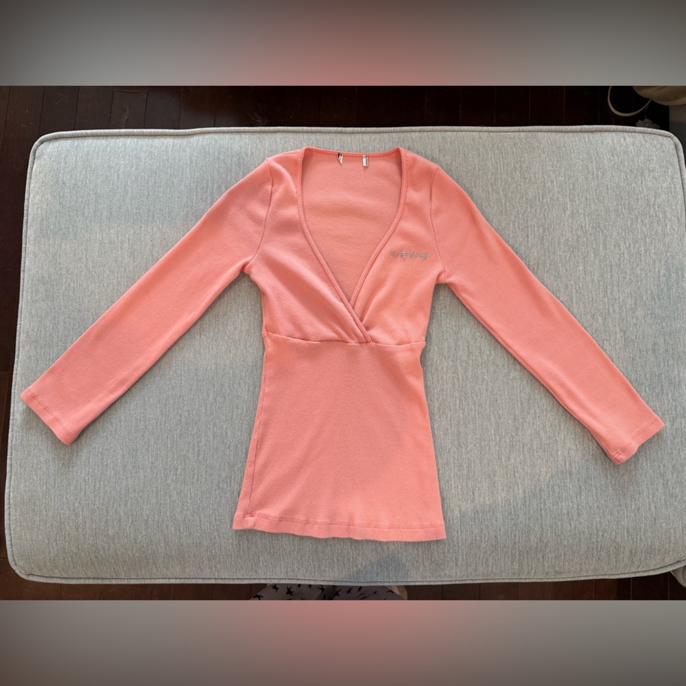 Vtg bebe Size X-Small Elegant Peach V-Neck Long Sleeve Fitted Women's Top Ribbed